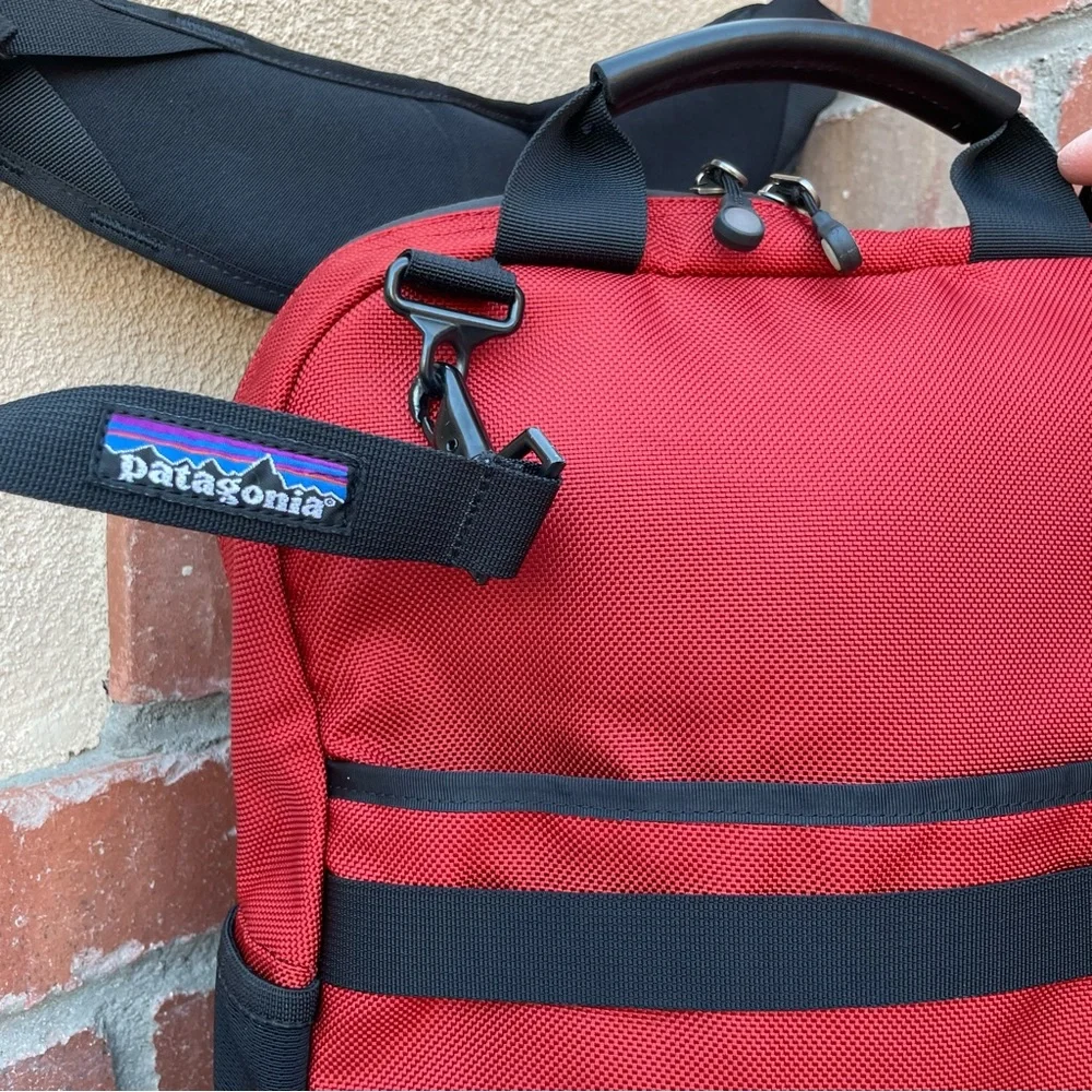 RARE Patagonia 2004, laptop, commuter, travel, nylon shoulder bag in Red/Blk